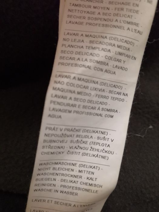 Безрукавка  United Colors of Benetton на 8-9 років, зріст 140 см.