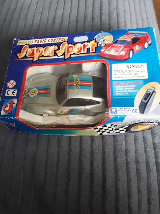 Samochód na pilota lata 90 . Unikat