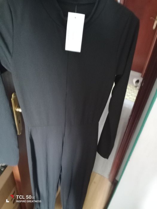 Vendo lotes de roupa semi nova 50 peças 30€