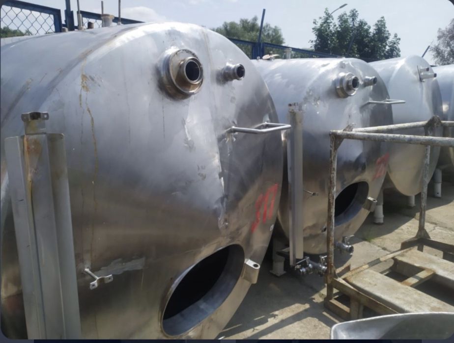 Zbiornik kwasoodporny nierdzewny 2500 l z wężownicą
