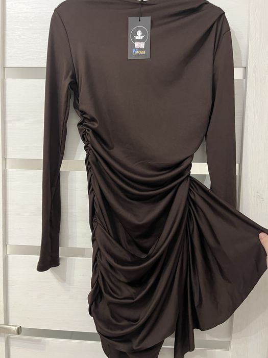 Дуже гарна вечірня сукня,з ефектом пушапа