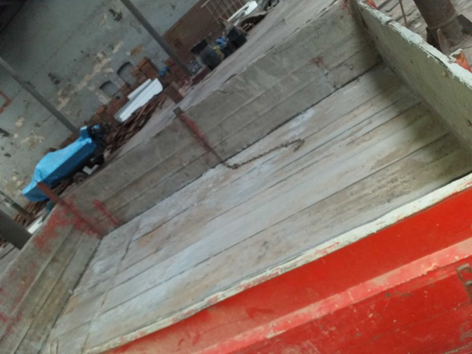 Przyczepa rolnicza jednoosiowa z kiprem