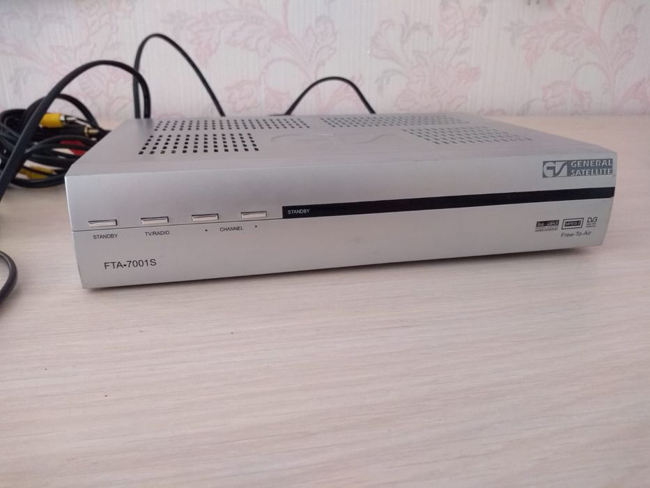 Цифровий спутниковий ресивер FTA-7001S
Цифр