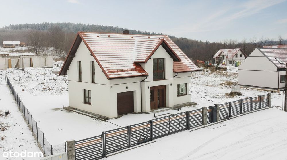 Dom w stanie deweloperskim z dużym ogrodem