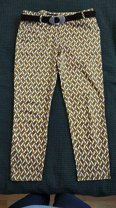 Spodnie damskie brązowe klasyczne zwężane wzór geometryczny