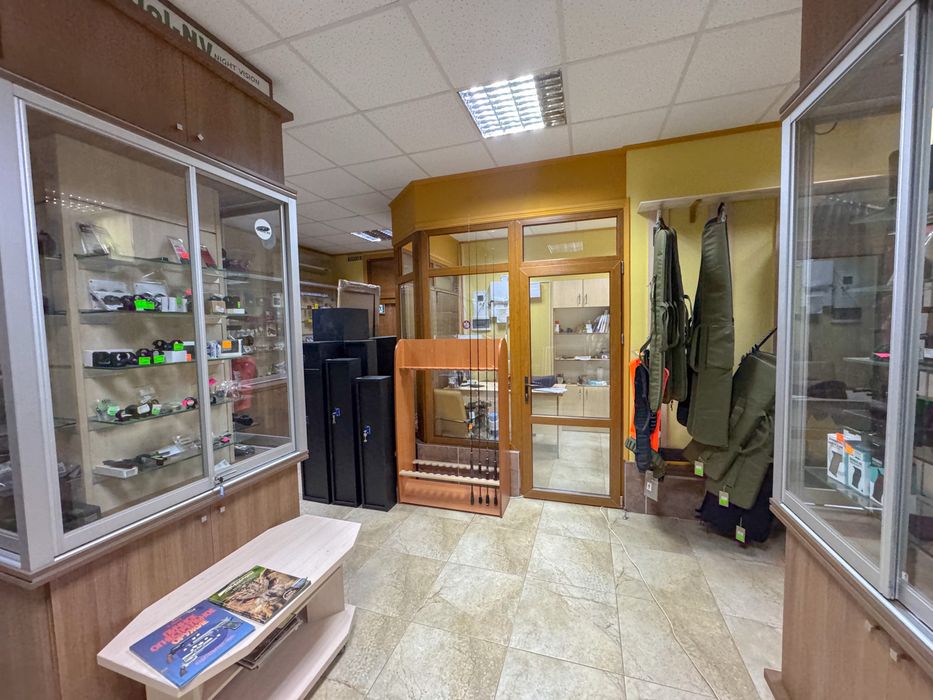 Продаж магазину навпроти Епіцентру