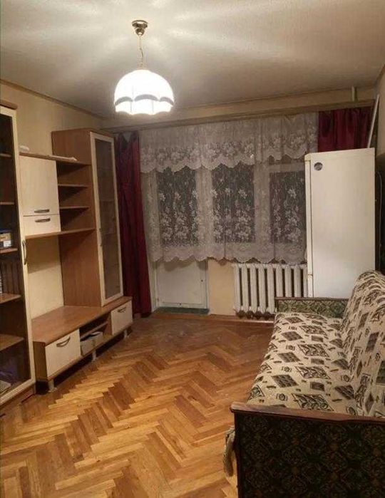 Продается 2 ком 3/5, метро 15 минут.