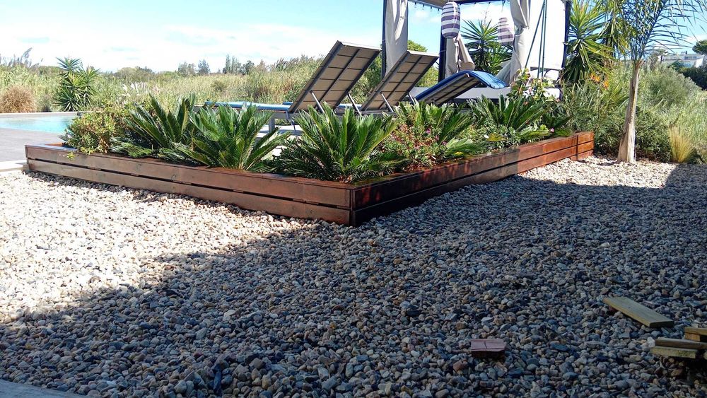 Big 1 Ton Vases-Boxes-Bespoke flower bed vases