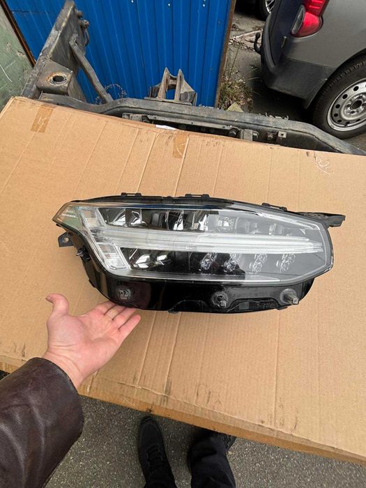 Фара головного світла Volvo XC90 2023р.