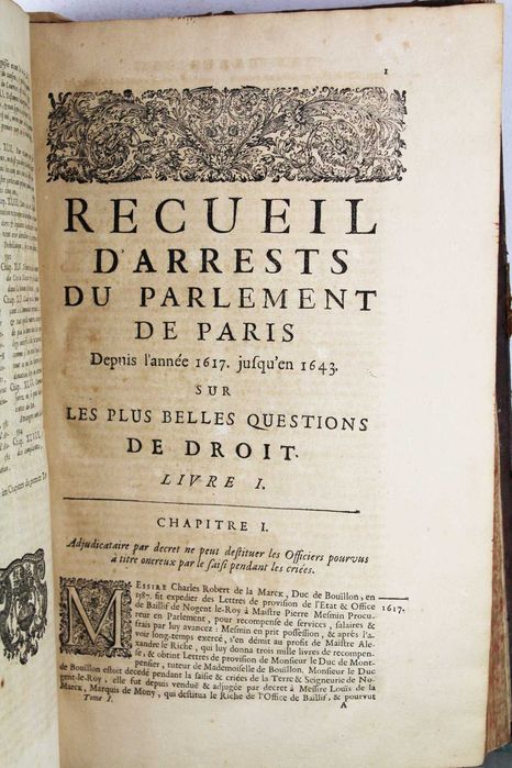 2 obras de Pierre Bardet e Jean Bacquet. Anos de 1690 e 1744.