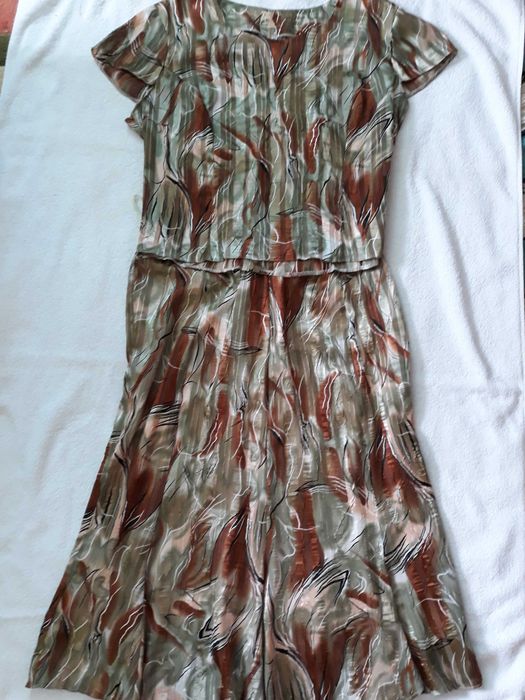 Śliczny komplet damski - 46 na różne okazje