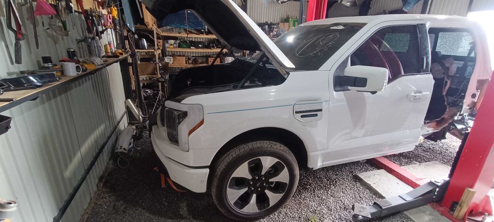 Ford f150 lightning f-150 запчастини розборка кузовщина капот двері