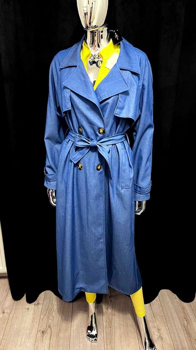 Płaszcz jeansowy niebieski, włoska produkcja, trench. Blue coat Italy.