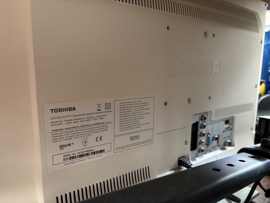 Toshiba LCD TV modelo 23EL934G, 23”, full HD, com comando