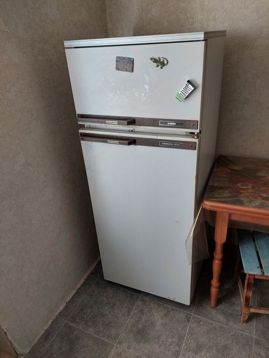 Продам холодильник двухкамерный Мінськ 15м