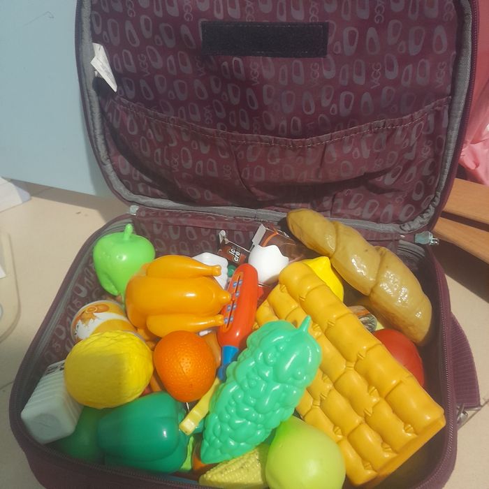 Vendo cozinha de criança com acessórios