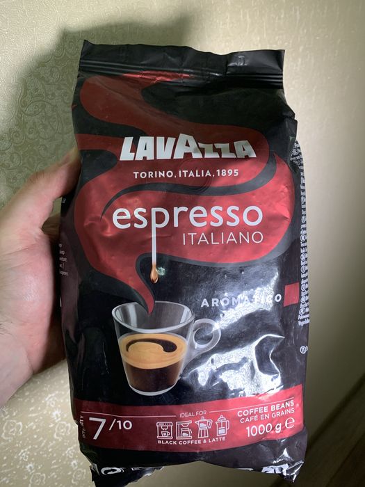 Кава LavAzza в зернах / розчинна