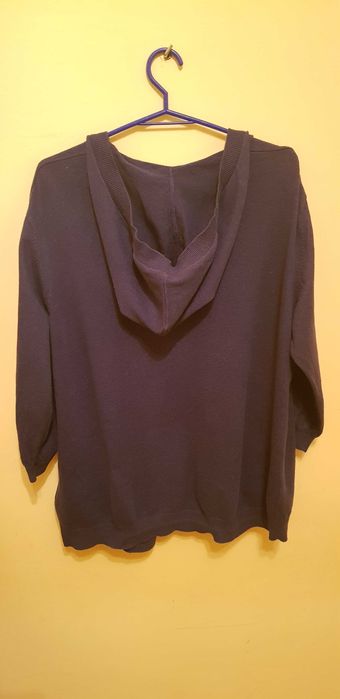 Sweterek house z kapturem