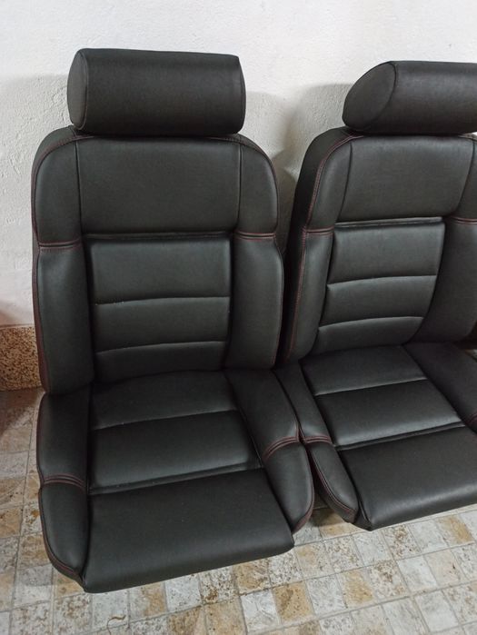Bancos Peugeot 205 GTI em Pele Preta (Frente e Trás)