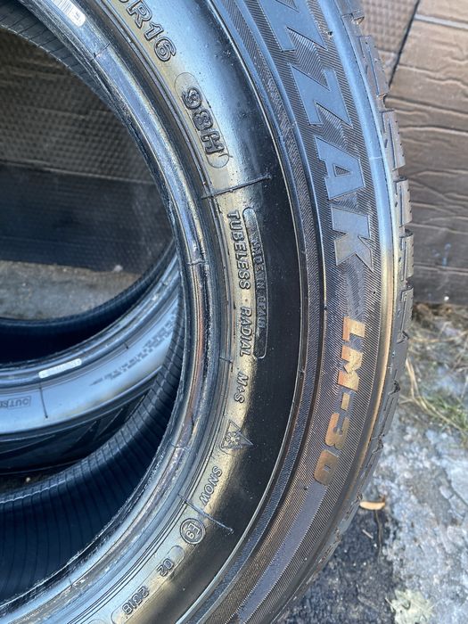 215/65/16 M+S зима bridgestone 2 шт