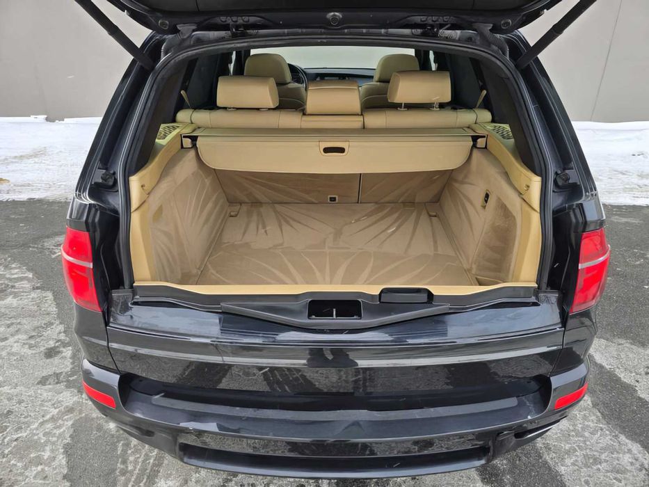 BMW X5 xDrive35i      2012