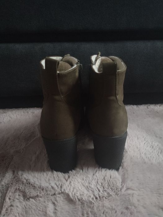 Botki na słupku NEW LOOK