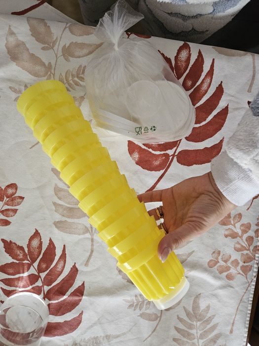 Copos de pudim sem uso.