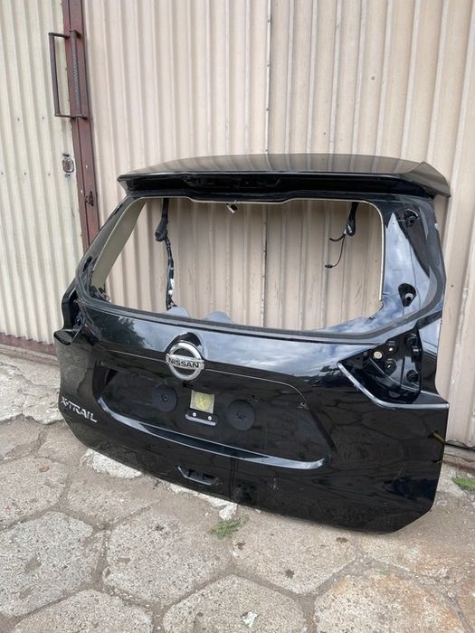 Розбір кришки багажника Nissan Rogue SL