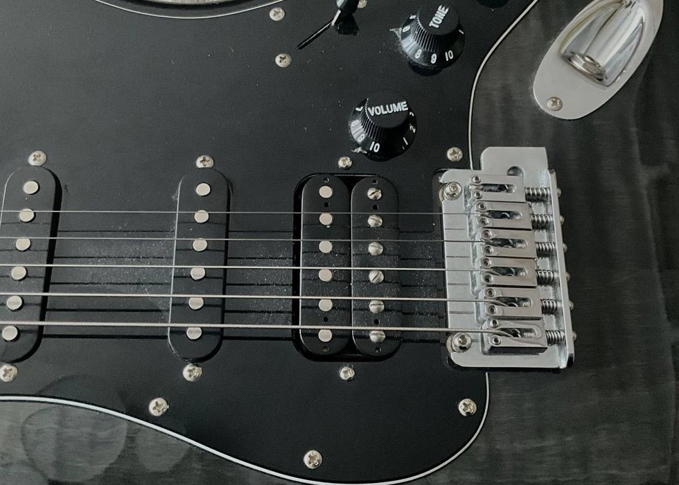 Gitarę Fender Squier Affinity Strat