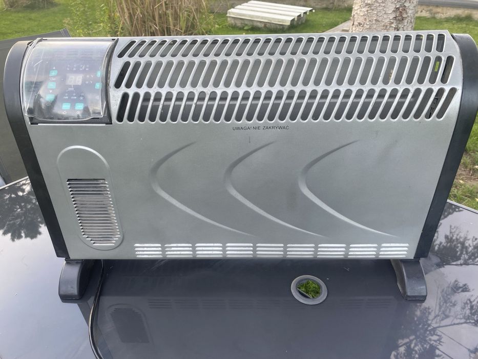 Grzejnik elektryczny z dmuchawa