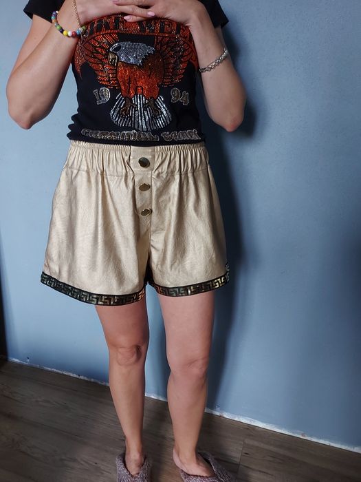 Spodenki złote z ekoskóry