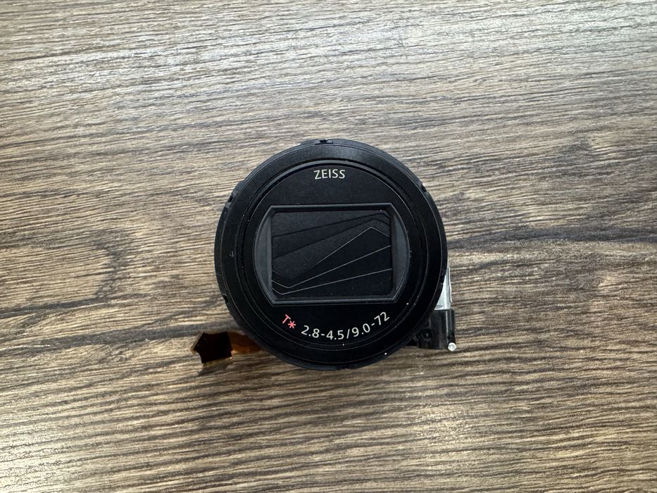 Обʼєктиви від камер Sony rx100 mark5 і Sony rx10
