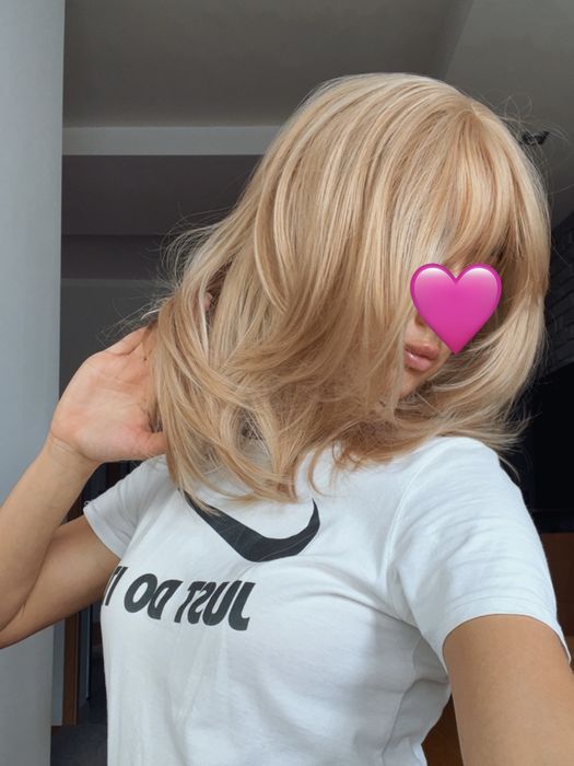 Blond peruka refleksy pasemka grzywką cieniowane nowa jasna bob