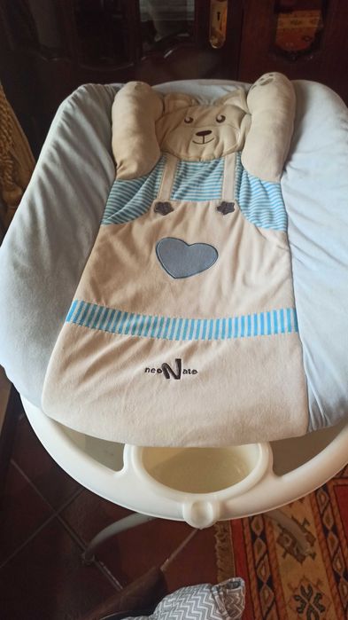 Fraldário para bebé com banheira portátil