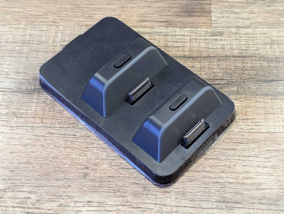 XtremeMac IPU-IDP-13 InCharge Dual Charging Pad Apple iPod/iPhone/iPad