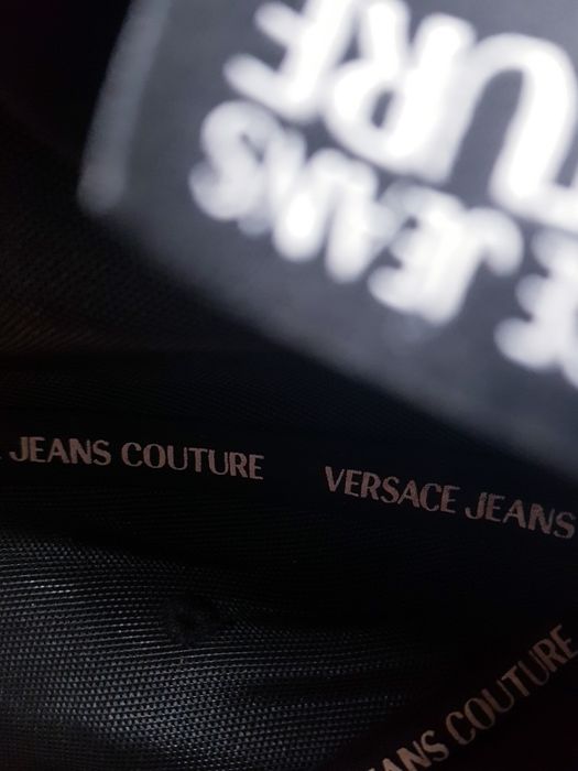 Czapka męska z daszkiem marki Versace Jeans Couture.