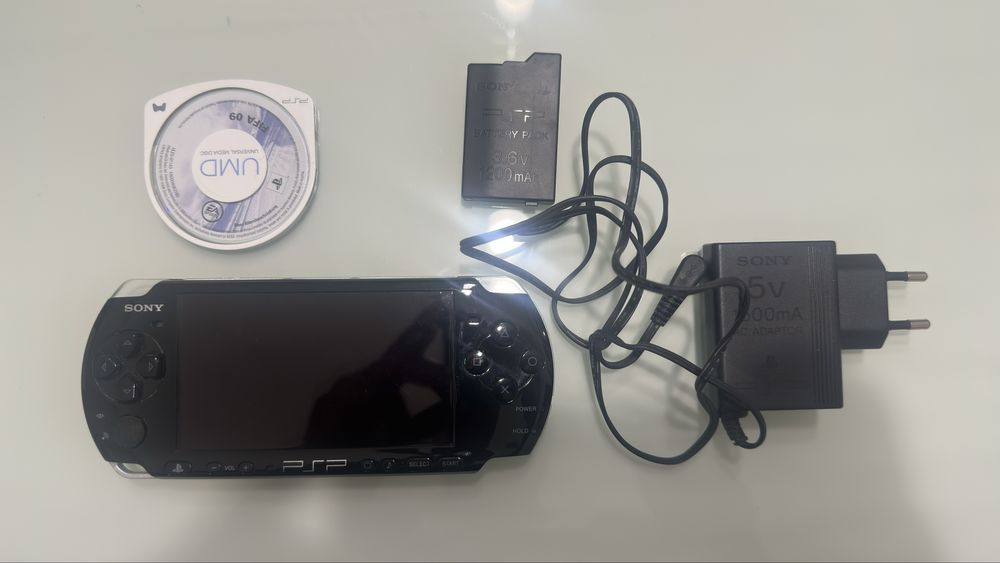 PlayStation Portable (PSP) – Completa + Extras