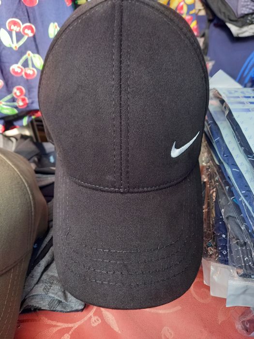 Кепка Бейсболка чоловіча чорна однотоная классическая кепка черная