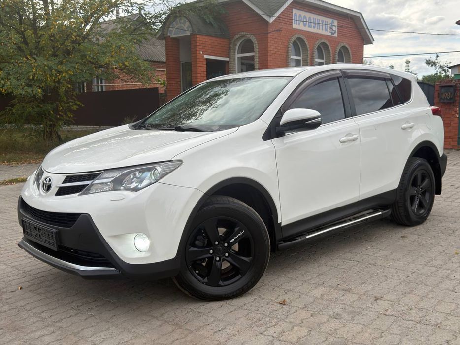 Продам Toyota Rav-4 2014