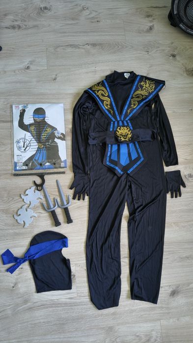Sprzedam strój Ninja – rozmiar 152 / 158 cm. Stan bardzo dobry.