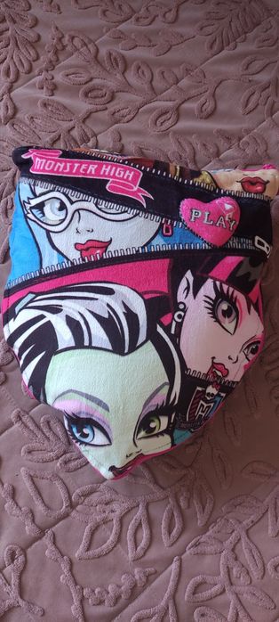 Подушка Monster High