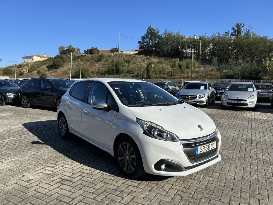 Peugeot 208 1.6 HDI - 120 mil kms Nacional