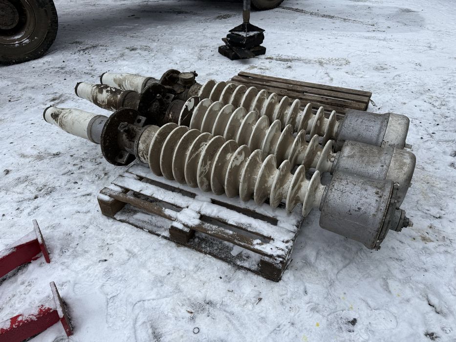 Продам изолятор новые