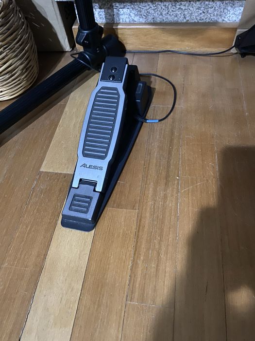 Beteria eletronica ALESIS DM6