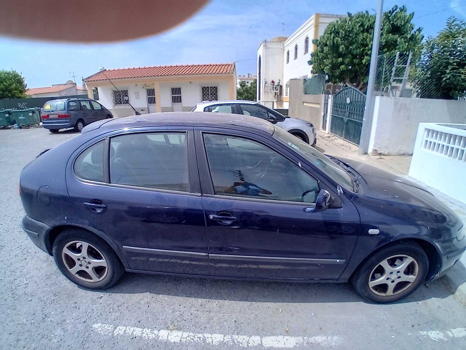 Vendo seat leon ,azul , 5 portas, inspecção até 2027