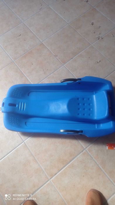 Vendo trenó em bom estado