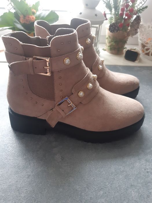 Nowei zamszowe buty