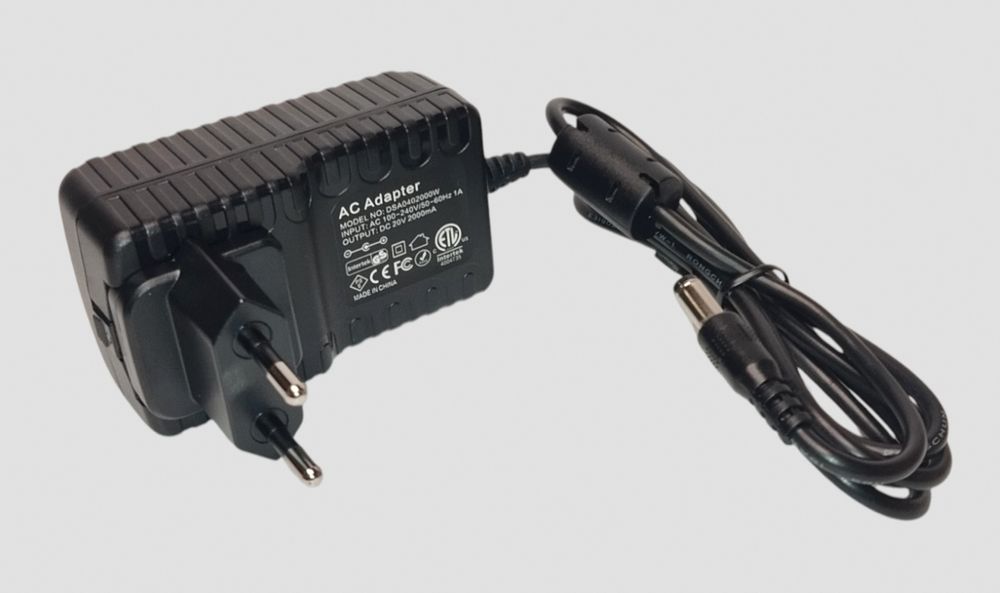 Адаптер, блок питания 20В, 2А. Адаптер, блок живлення + перехідники