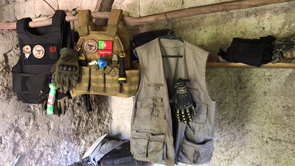 Vendo material cada coisa 10 euros menos colete