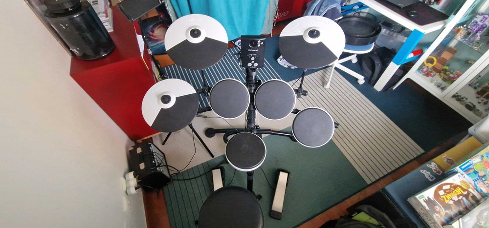 Bateria eletrónica Roland TD-1k + amplificador